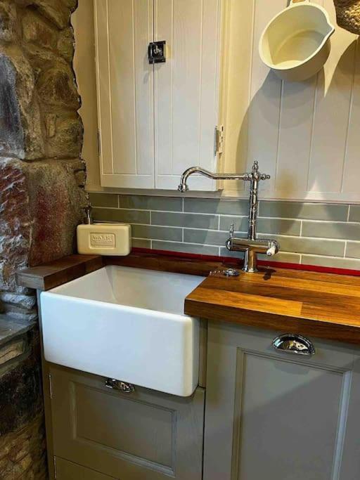 Villa Charming Stone Bothy At Loch Lomond Luss Exterior foto